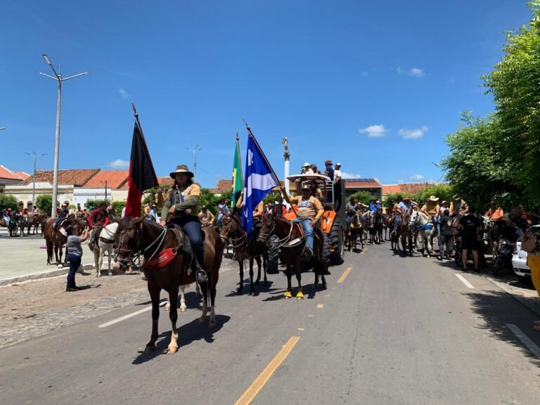 Tradição, cultura e muito forró marcam a 9ª Cavalgada Tropeiros de São Francisco